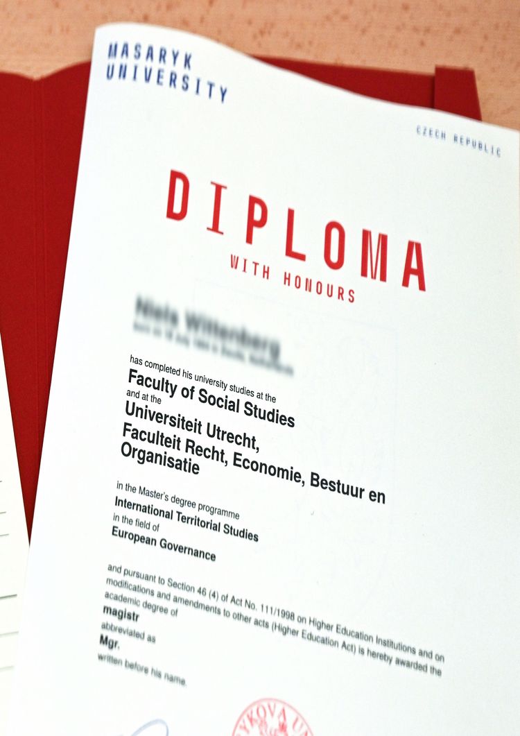 Buy Diploma Online - buy college degree from the masarykova univerzita Buy Transcript Certificate from The Masarykova univerzita